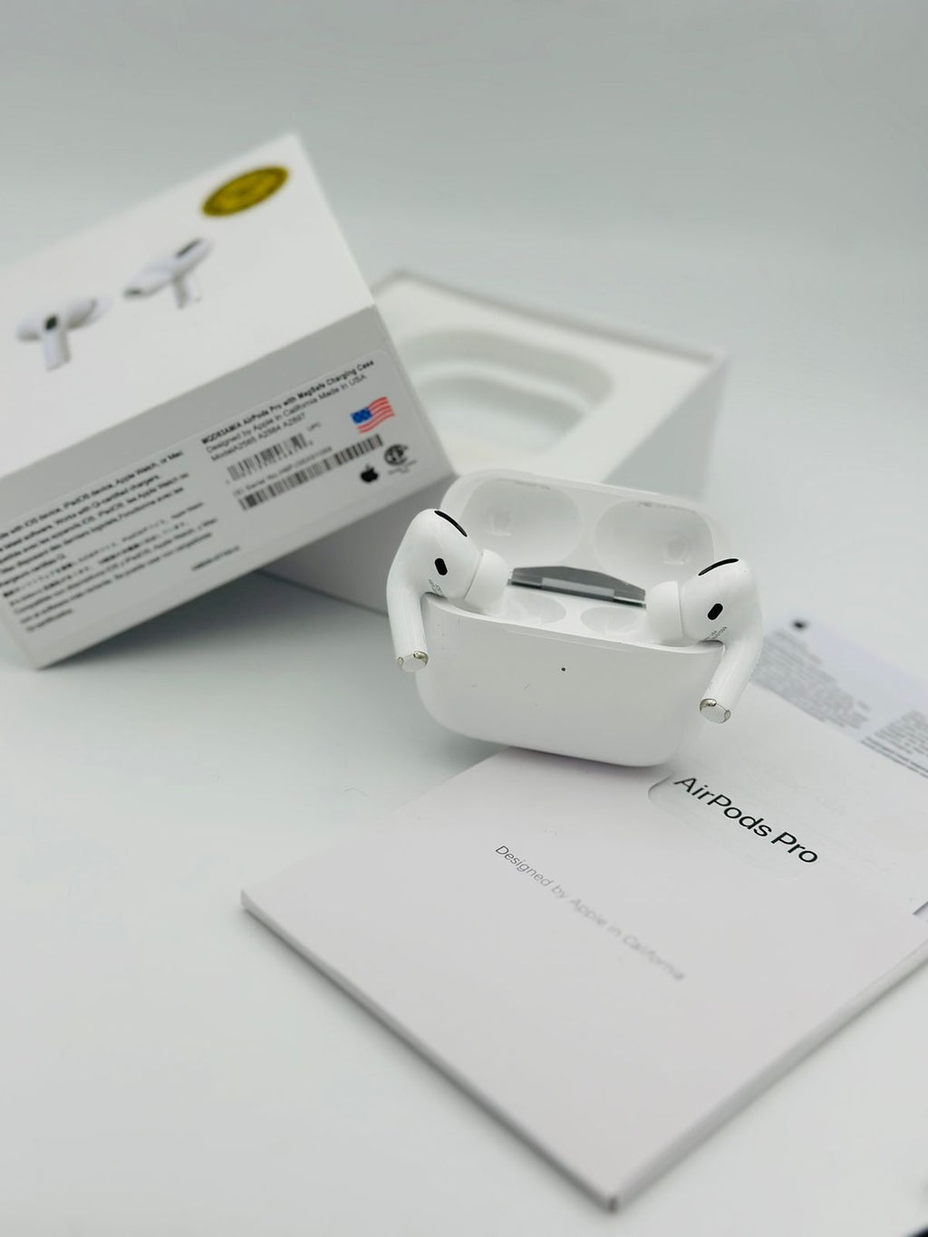 Apple AirPods Pro (2nd Gen) with MagSafe Charging Case – Enhanced Noise Cancellation & USB-C/MagSafe